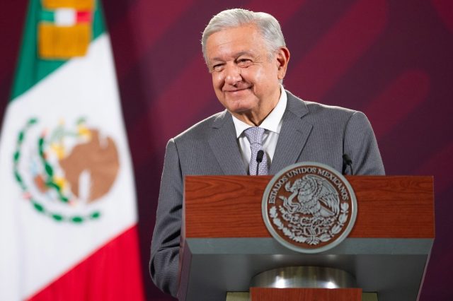 Lamenta AMLO respuesta ‘leguleya’ de SCJN sobre sueldos excesivos