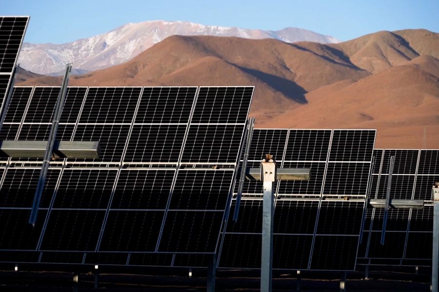 Inicia operación comercial planta solar más grande de Chile
