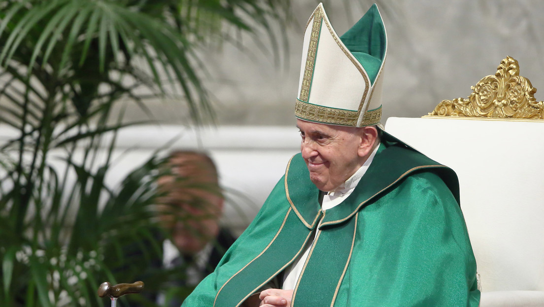 Papa Francisco le habla a una persona transgénero: «Dios nos ama tal como somos»