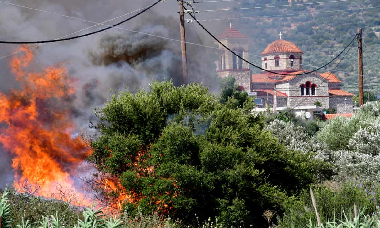 Incendios forestales están fuera de control en Grecia