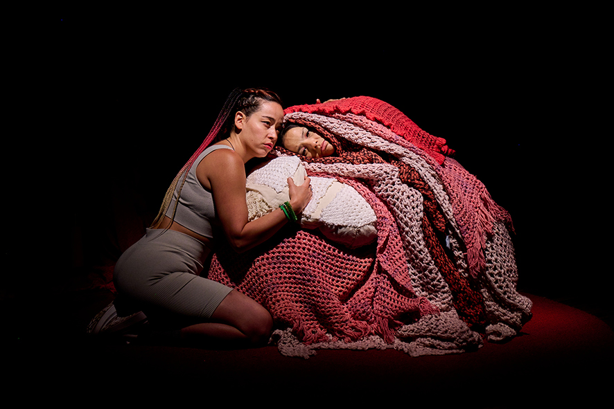 «Hermana»: Una obra íntima sobre los derechos reproductivos, la familia y los mandatos sociales