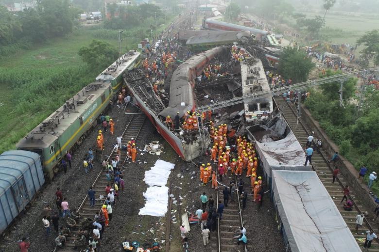 Concluye la investigación: revelan cuál fue la causa del accidente de trenes en la India