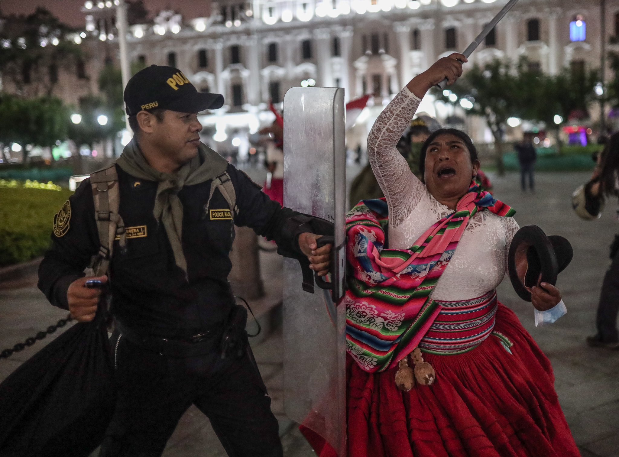 Marcha en Perú termina en enfrentamiento