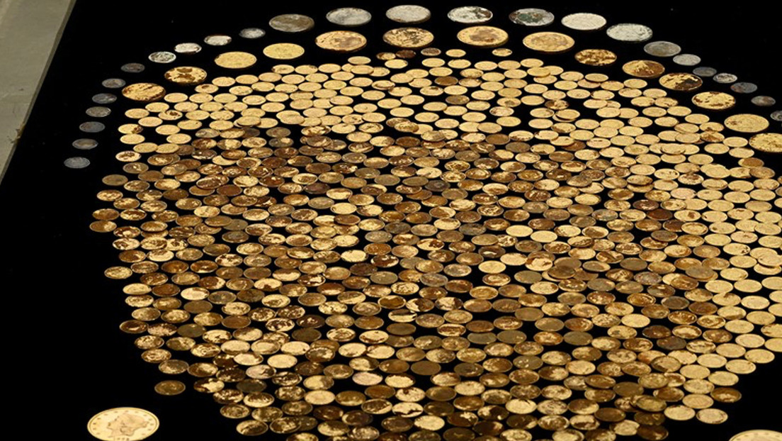 Hombre halla en su campo un tesoro de más de 700 monedas escondidas durante la Guerra Civil