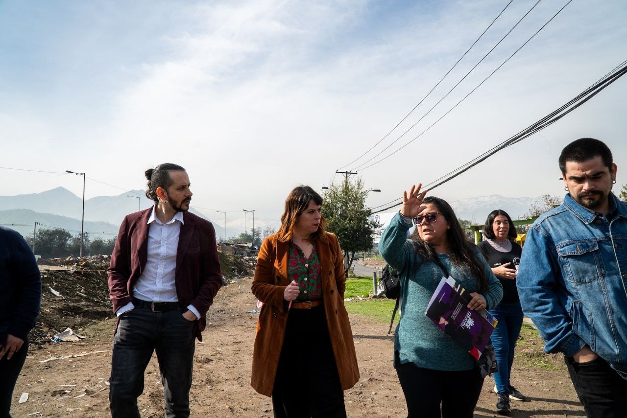 «Podría tener un tremendo uso para la comunidad»: Diputado Giordano y delegada Martínez visitaron vertedero ilegal en terreno privado de Conchalí