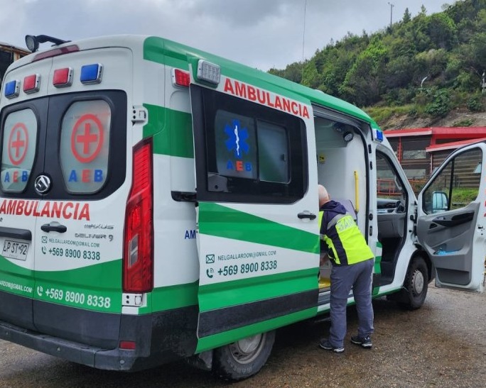 Otra vez la industria salmonera se tiñe de rojo: trabajador murió tras accidente en centro de cultivo