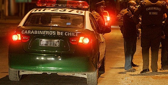 Desconocidos rocían con bencina y prenden fuego a hombre en situación de calle en Valdivia