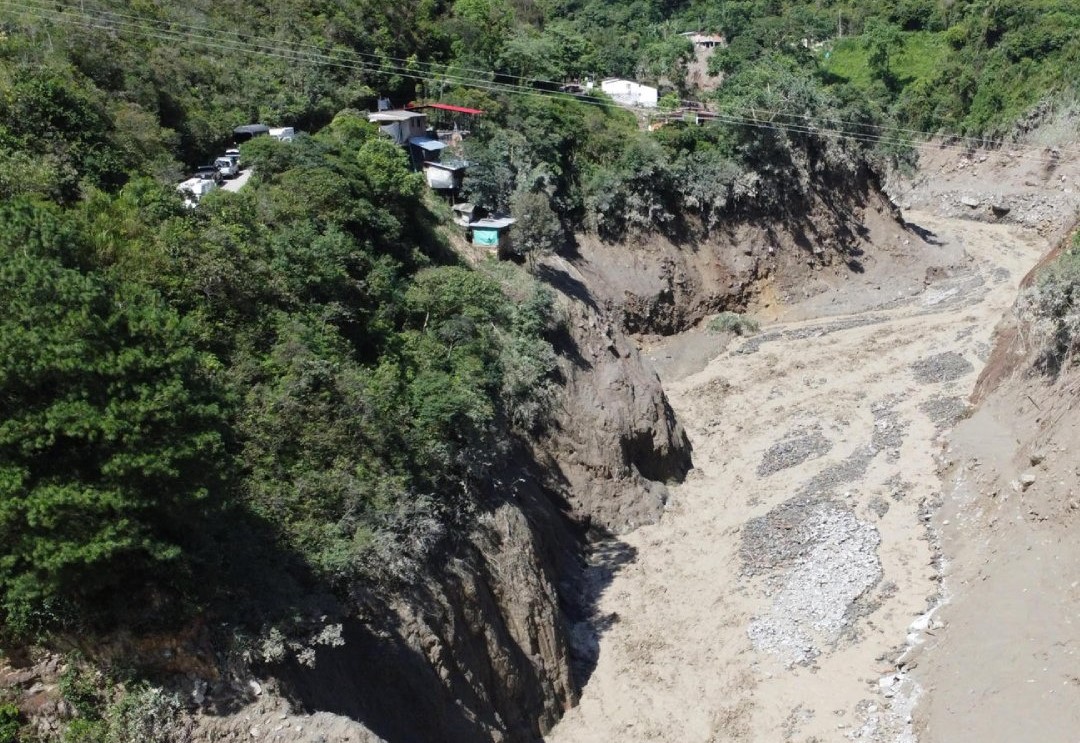 Confirman muerte de 14 personas por avalancha en Colombia