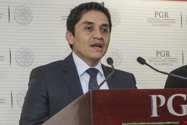 Vinculan a proceso a ex fiscal antisecuestros por caso Ayotzinapa