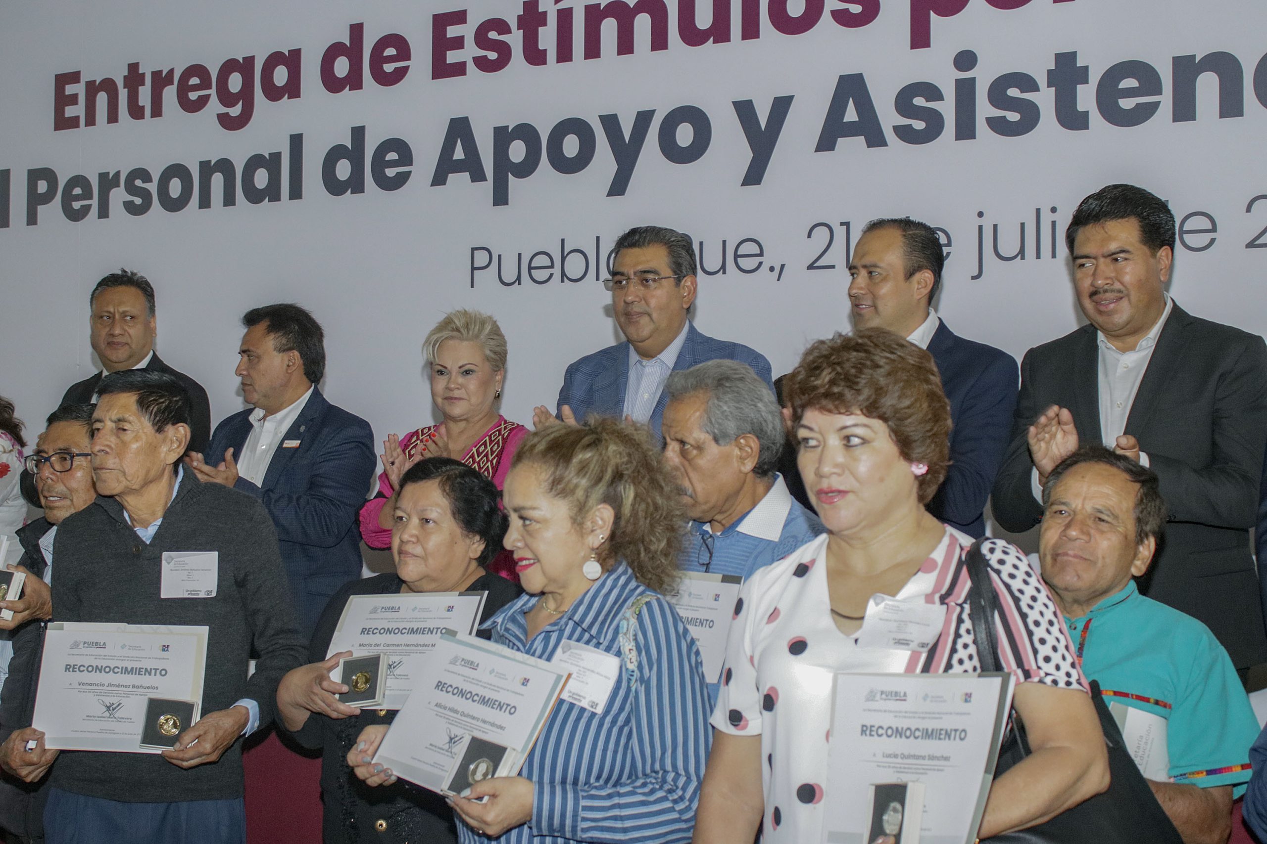 Salomón Céspedes respalda labor del magisterio en Puebla