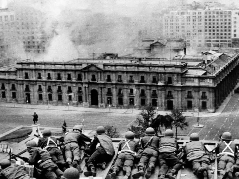 Proponen cambio de nombre a 12 calles, puentes y plazas de Santiago en el marco de los 50 años del Golpe