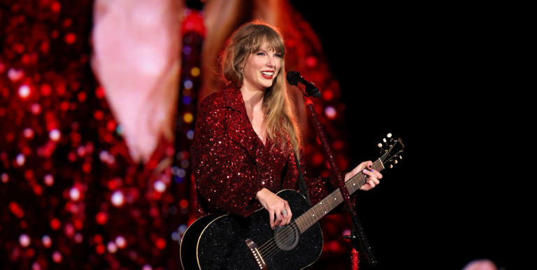 Taylor Swift lanza por sorpresa el videoclip de ‘I can see you’ junto a su ex Taylor Lautner y luego este la soprende en medio de un concierto (+Fotos)