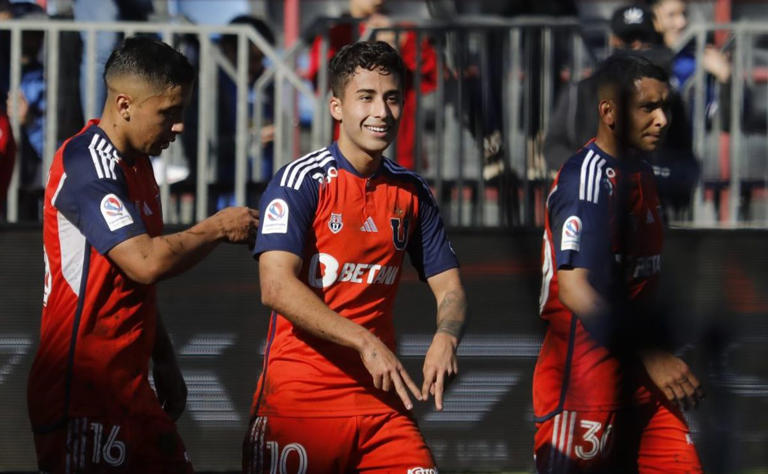 Lucas Assadi celebra triunfo de la U. de Chile  sobre Huachipato(1-2): «Hay que disfrutar este lindo momento, hace muchos años que no estábamos arriba»