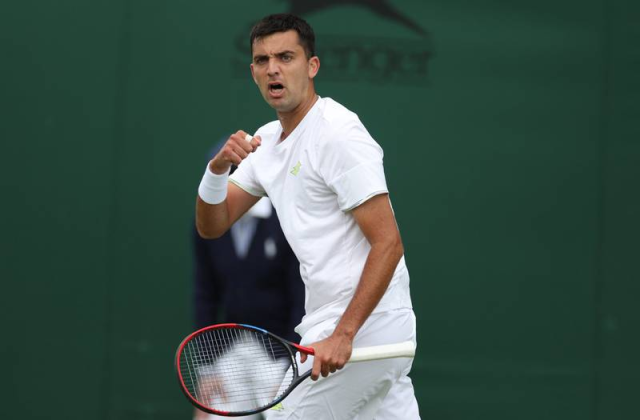 Tomás Barrios vence a Sebastián Báez y avanza a segunda ronda de Wimbledon: El argentino culpa al clima de su derrota