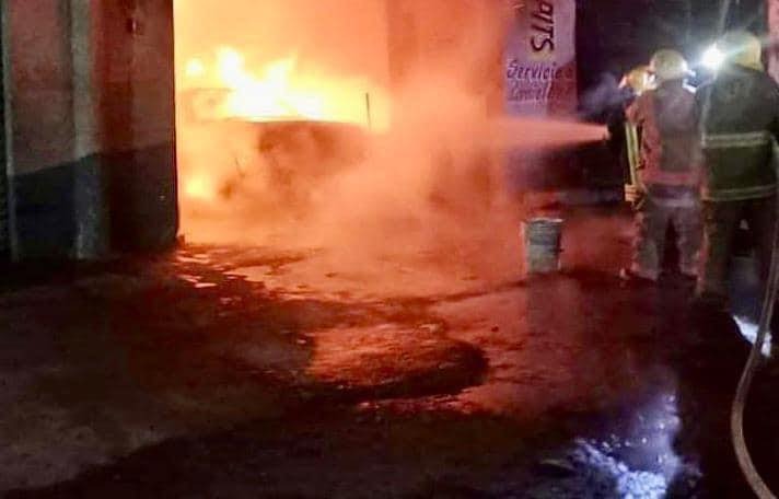 Edomex: incendio provocado por asaltantes deja ocho muertos