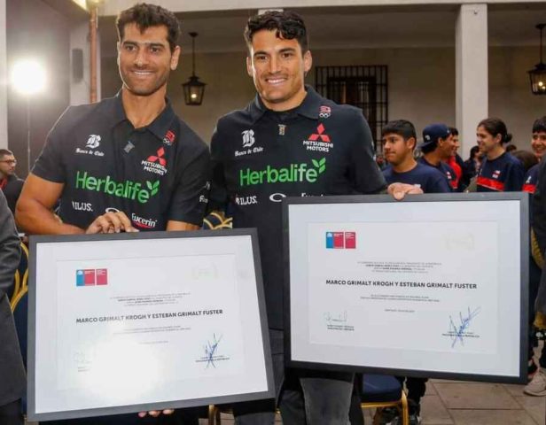 Primos Grimalt recibieron Premio Nacional del Deporte por destacar en voleibol de playa