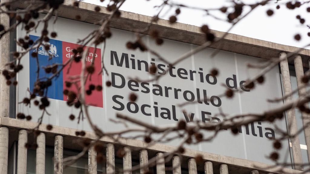 Ministerio de Desarrollo Social despidió a empresa a cargo de la seguridad: Otra vez dejaron entrar a personas sin autorización