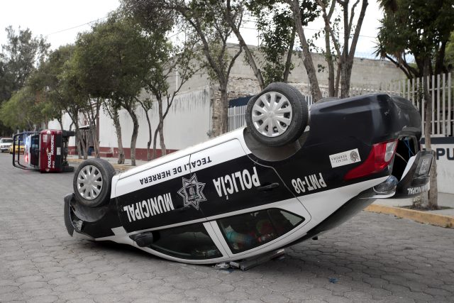 Investigan a policía implicada en la muerte de joven en Tecali