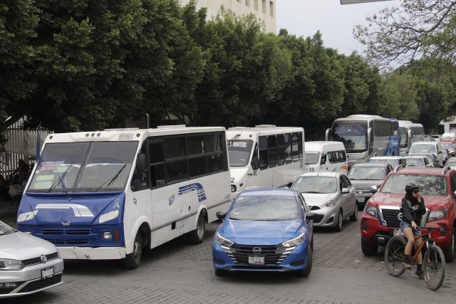 Entregarán constancia a transportistas que no pasen verificación vehicular