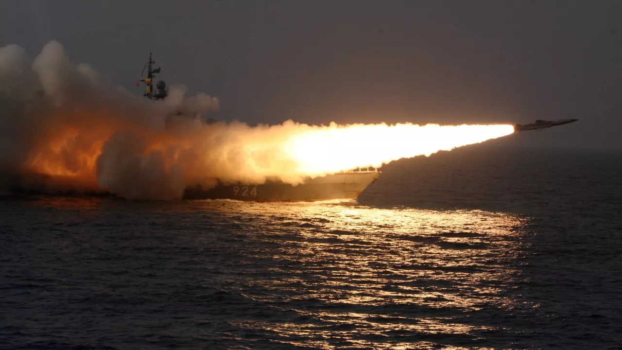 Fuerzas Armadas rusas atacan con misiles en represalia por acto terrorista en el puente de Crimea