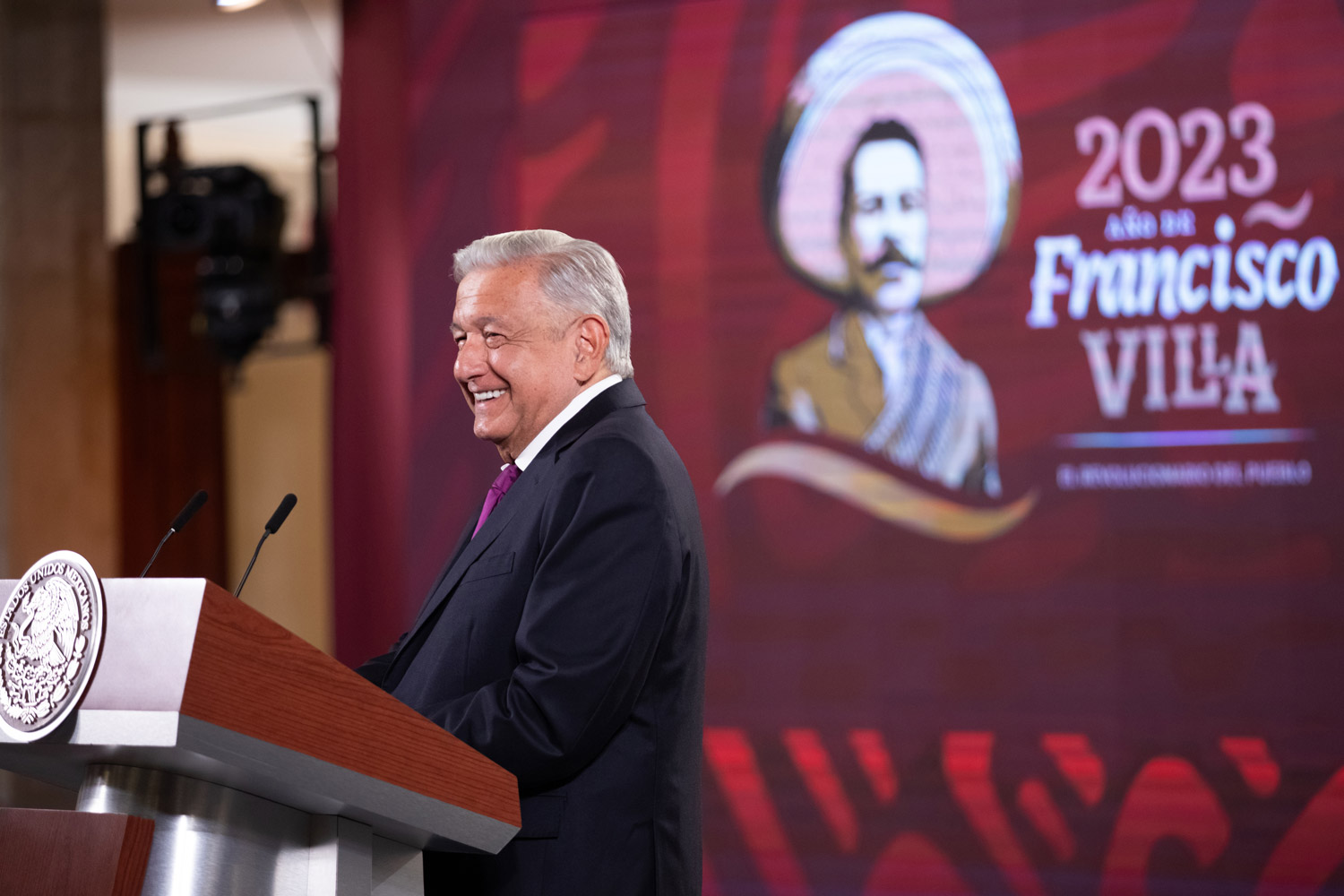 Garantiza AMLO calidad de libros de texto gratuitos