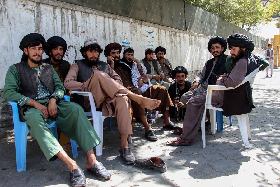 Afganistán arresta a 25 presuntos atacantes suicidas en dos años