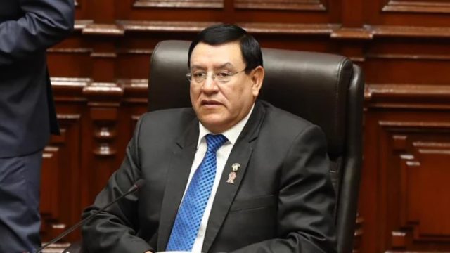 Fiscalía de Perú investiga a legislador por presunta corrupción