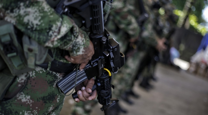 Cuatro soldados heridos dejo un ataque con explosivos contra una base militar en Colombia