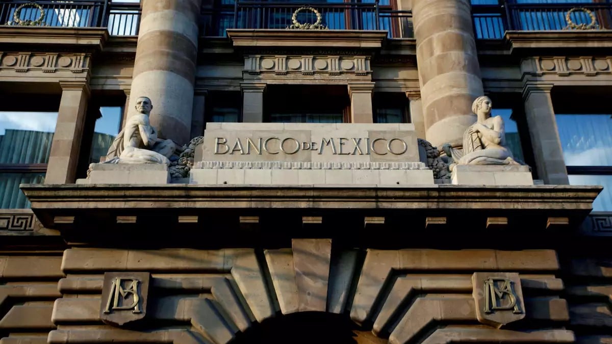 Panorama inflacionario, complicado y con riesgos de alza: Banxico