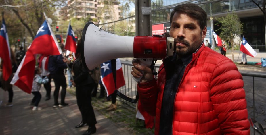 «El Team Patriota ha sido vencido otra vez»: Pancho Malo fue a marchar a La Moneda y no lo dejaron pasar