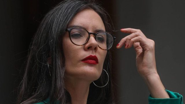 Ministra Vallejo acusa golpismo por parte de la oposición: «Los que buscan justificar el golpe de Estado de 1973 son personas que perfectamente podrían hacerlo hoy o mañana»