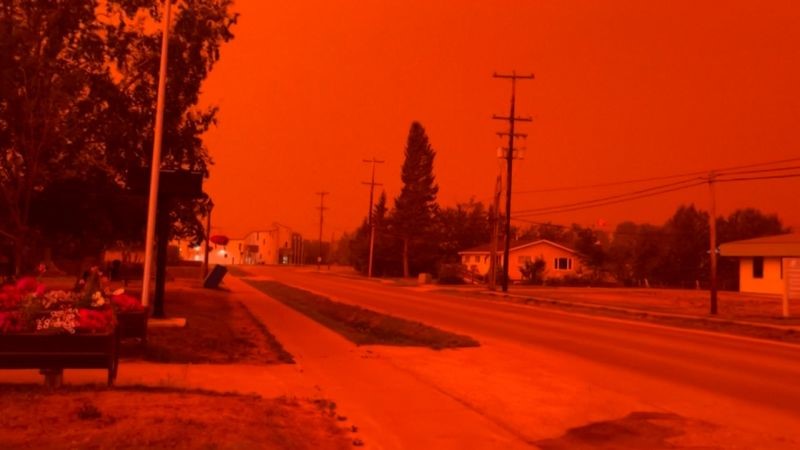 Siguen ardiendo los bosques de Canadá, evacuan a 20 mil personas