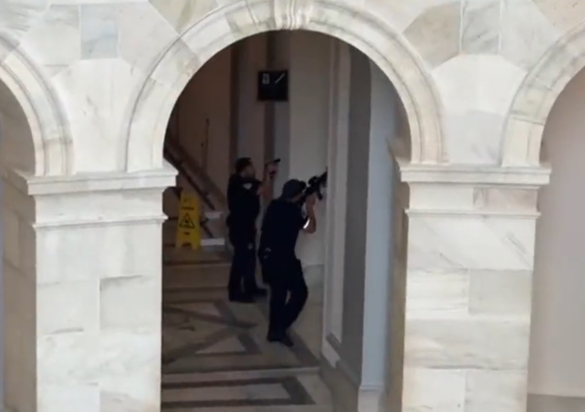 Evacuan Capitolio de EEUU por falsa alarma de tirador