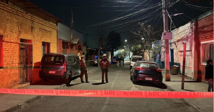 Un hombre es apuñalado tras resistirse a un robo en Independencia: PDI indaga el asesinato