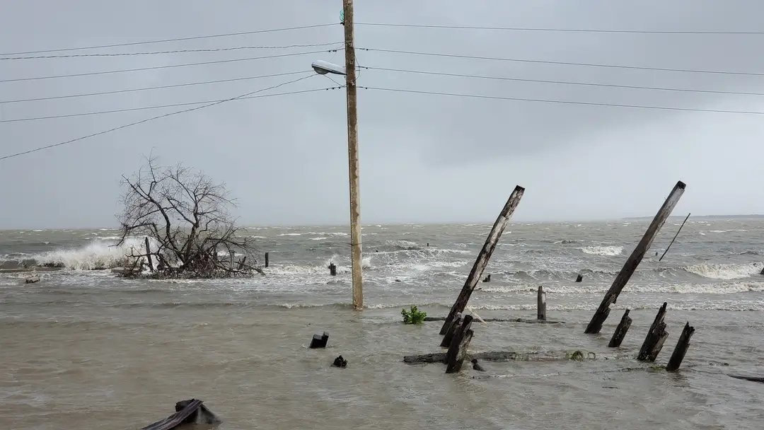 Huracán Idalia se aleja de Cuba, encauza a la Florida
