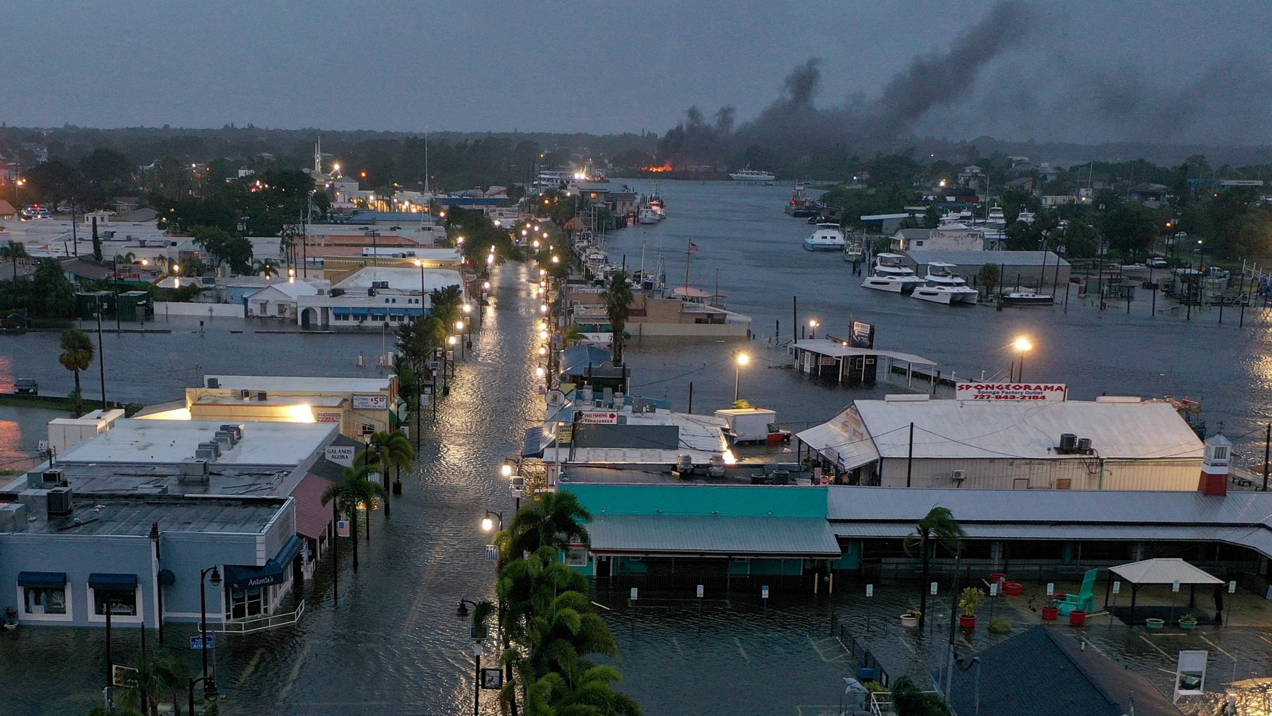 Huracán Idalia toca tierra en Florida como categoría 3