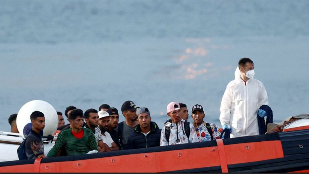 Mueren 41 migrantes en naufragio en islas de Italia