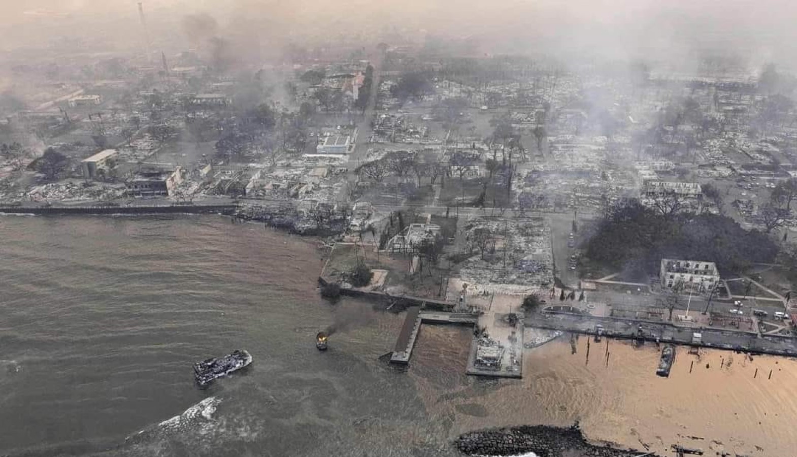 Incendios forestales dejan 36 muertos en Hawái