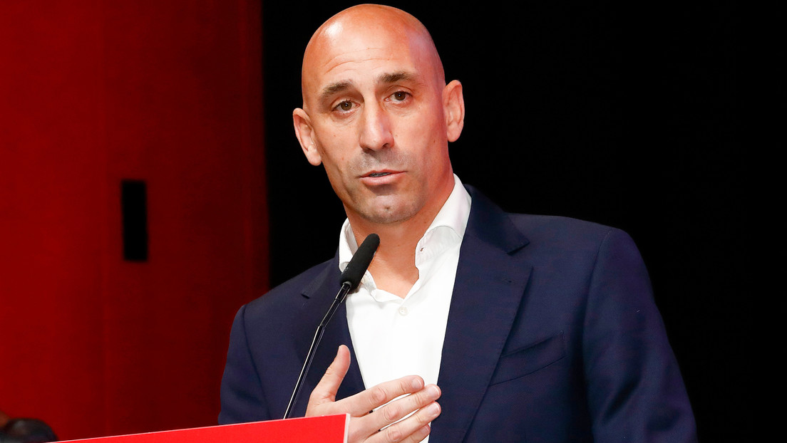 «Cacería inhumana y sangrienta» contra su hijo:  La madre de Luis Rubiales se declara en huelga de hambre