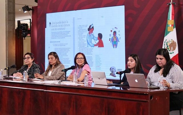 SEP afirma transparencia en textos gratuitos y los comparte