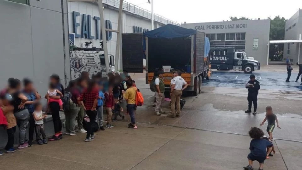 FGR rescata a 26 niños migrantes ecuatorianos en Sonora