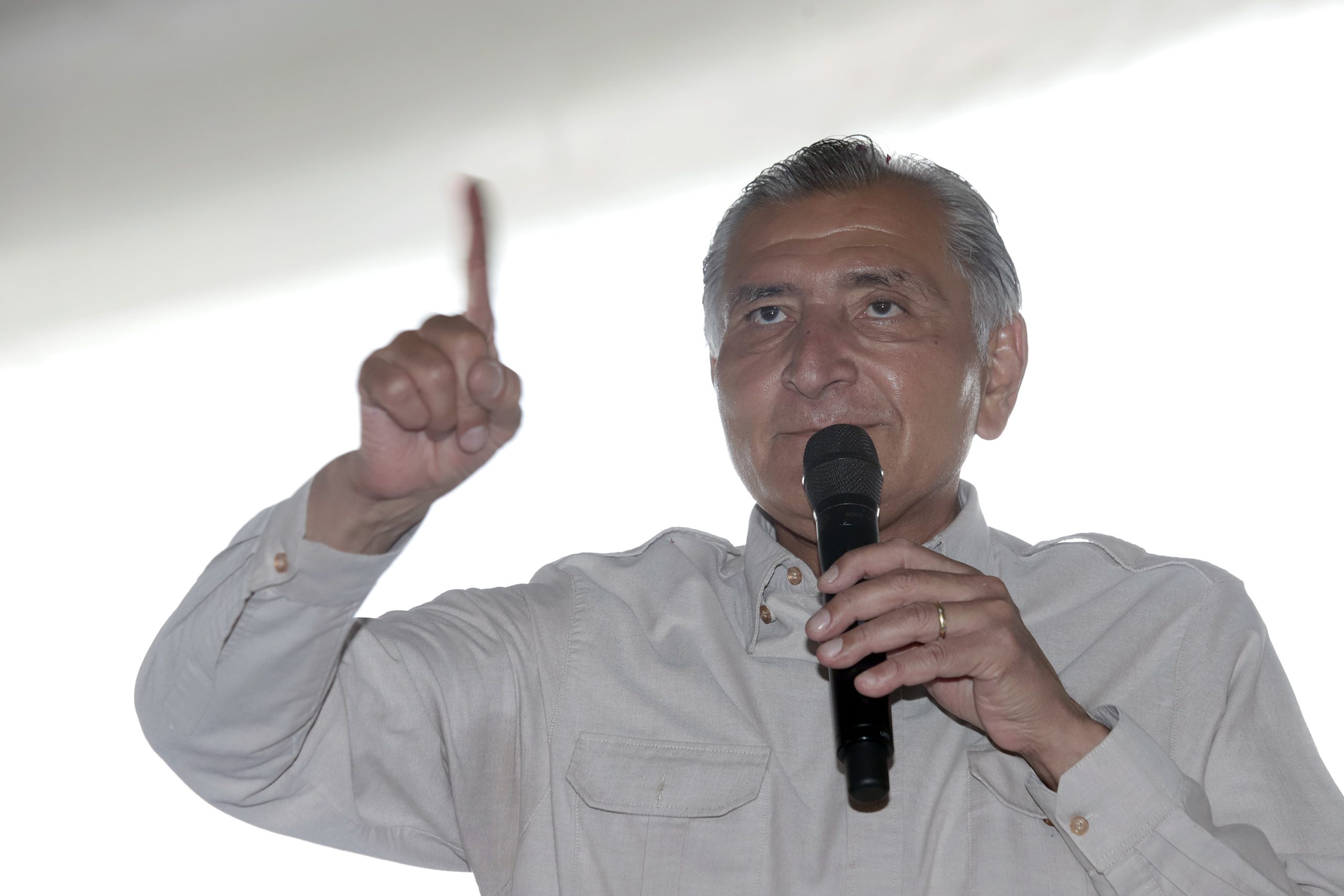 Adán López se reunirá con empresarios de Tehuacán