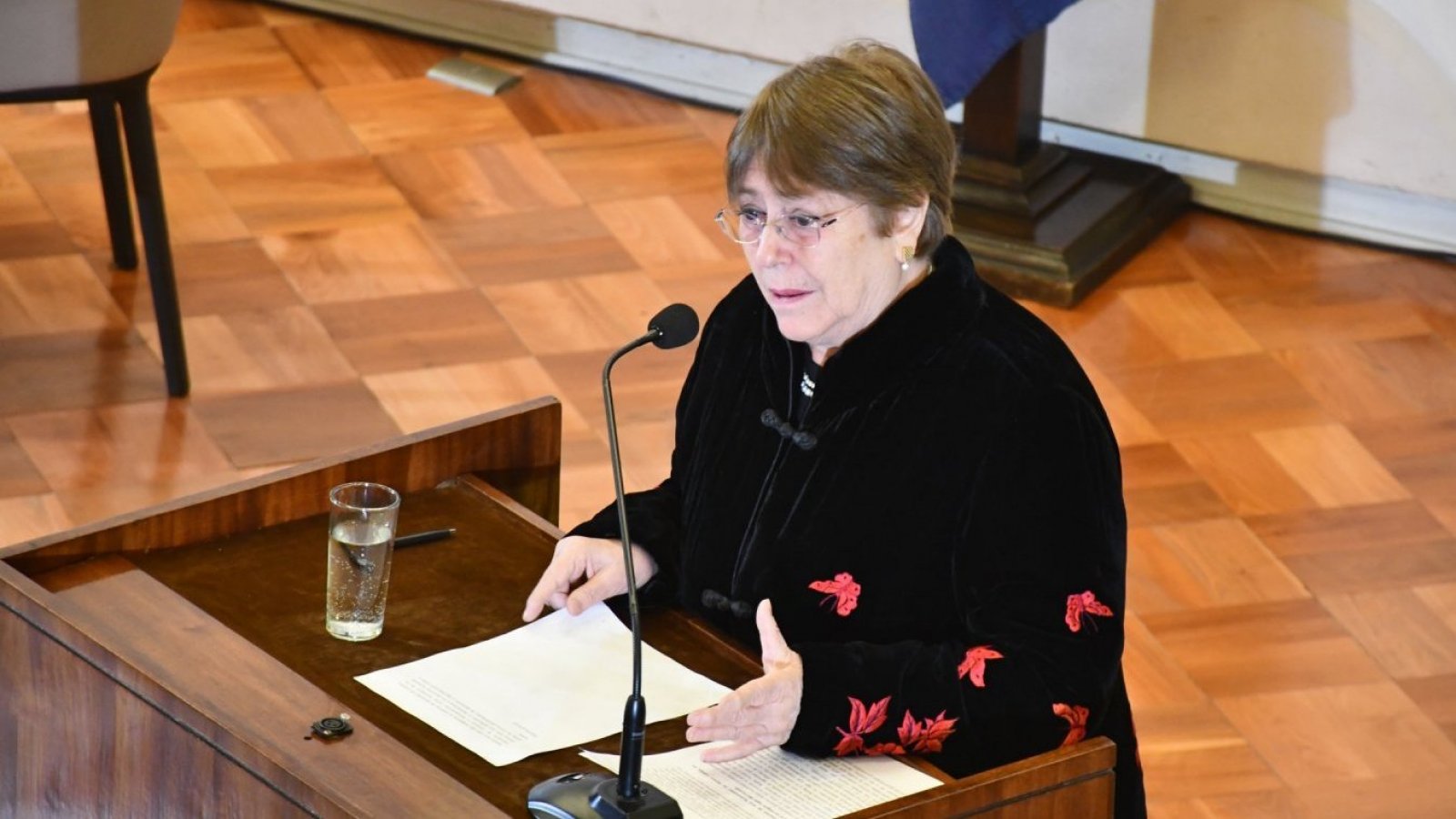 Bachelet fija posición sobre derecho al aborto: “El Estado no puede imponerle a una mujer una posición, tiene que ofrecer opciones”