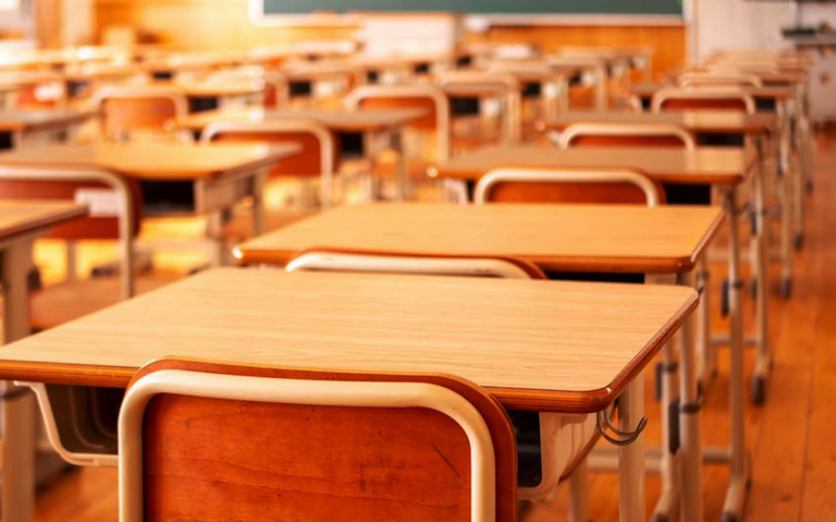 Medida preventiva: Suspendieron clases en tres colegios de Quintero por episodio de contaminación ambiental