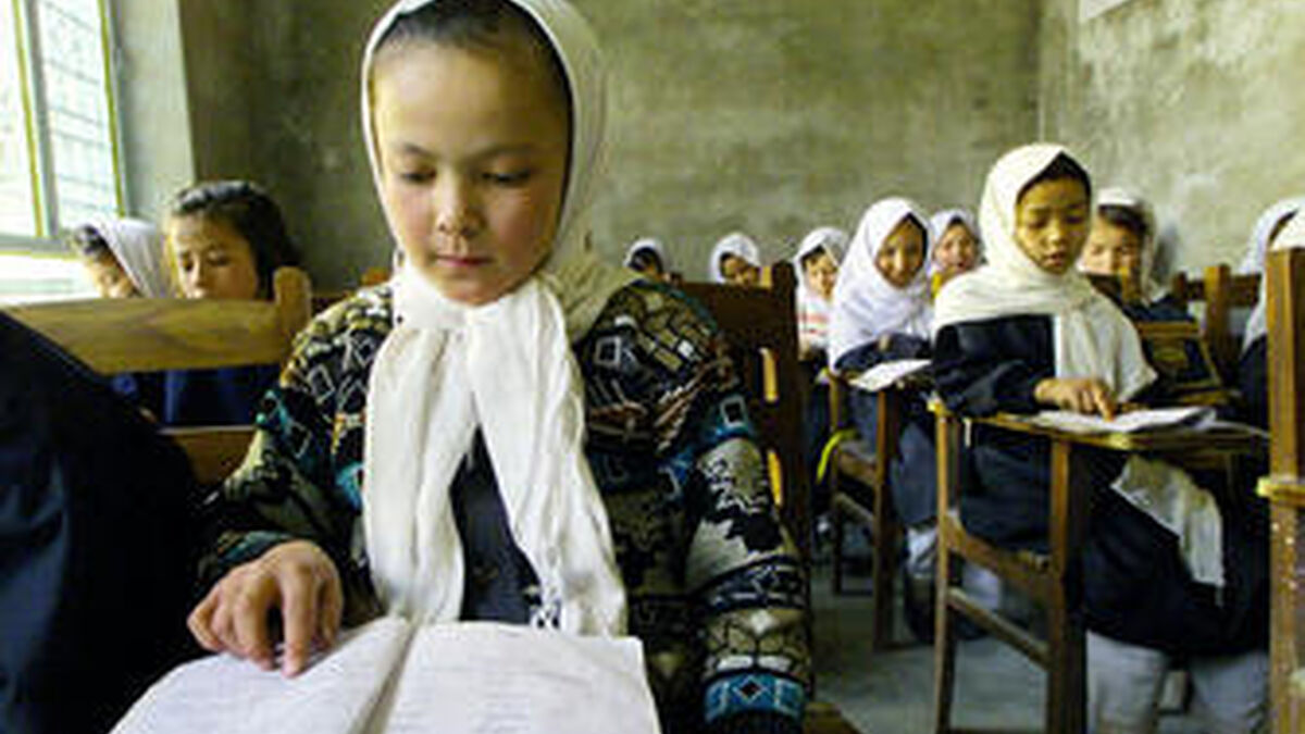 ONU apoyará escuelas clandestinas para niñas en Afganistán, tras prohibición de talibanes