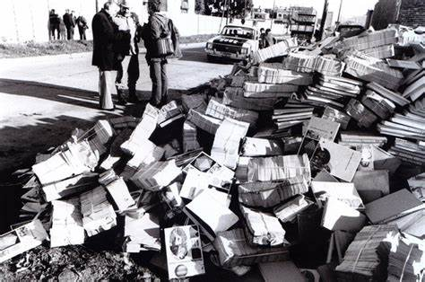 La guerra de la dictadura a la cultura: Los 15.000 libros de García Márquez que Pinochet quemó