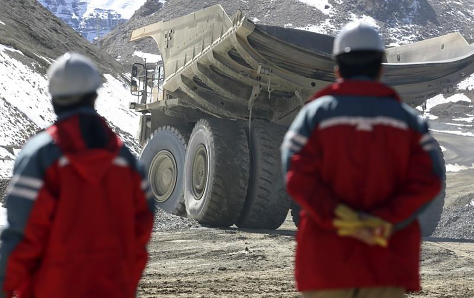 Dos trabajadores fallecieron durante accidente en mina Los Bronces de Anglo American