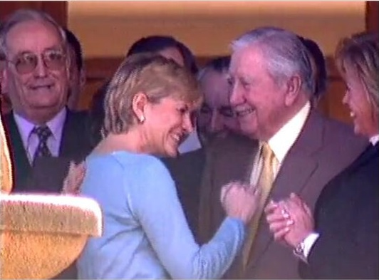 Tras confirmar intenciones presidenciales, recuerdan que Evelyn Matthei votó a favor de Pinochet en 1988