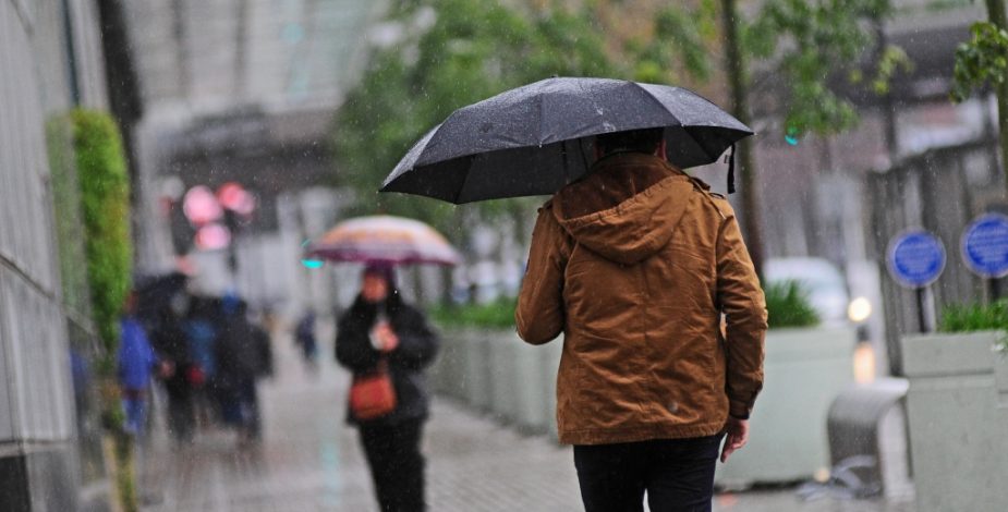 Sistema frontal: Clases suspendidas este miércoles en 70 comunas por efectos de las lluvias