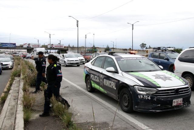Cierran tramo de Periférico Ecológico por aparente suicida